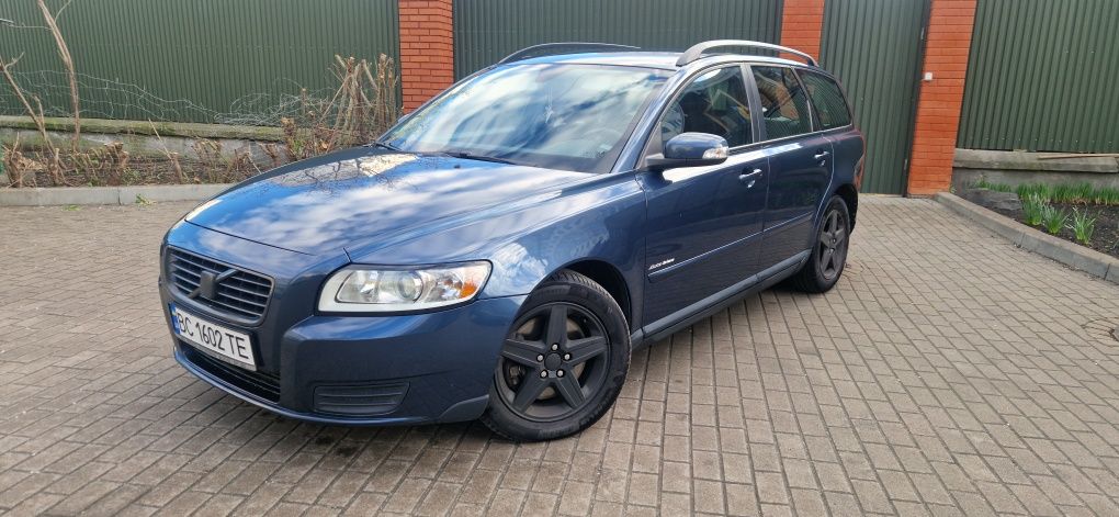 Volvo v50 avtomat