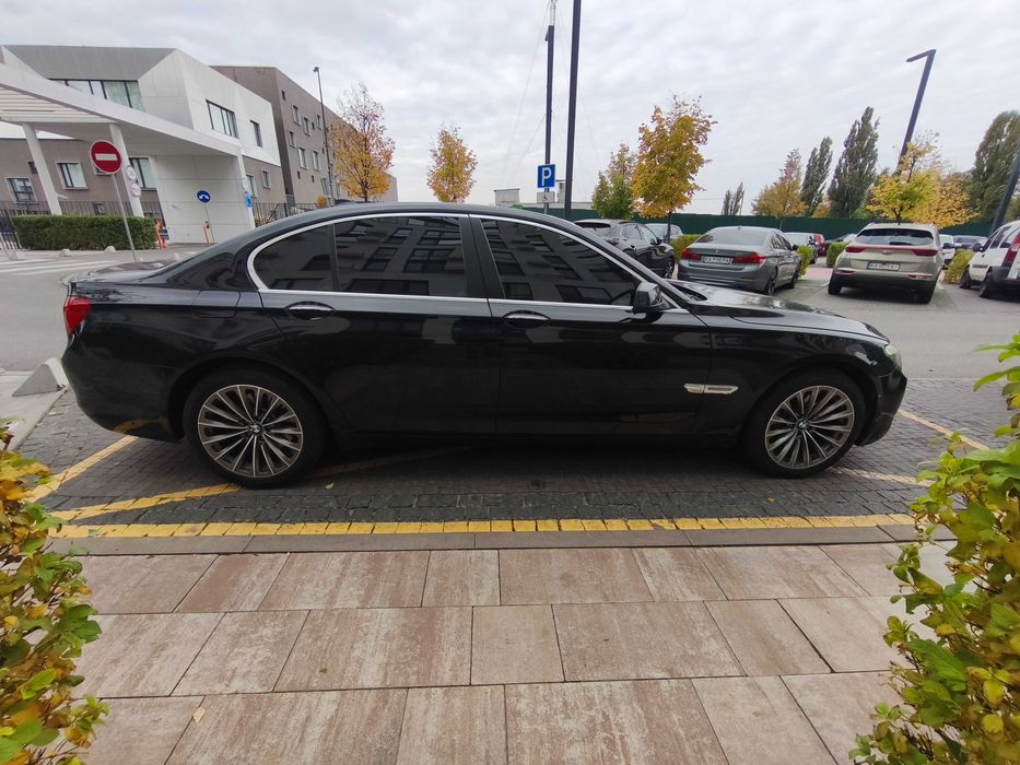 BMW 7 Series 2011