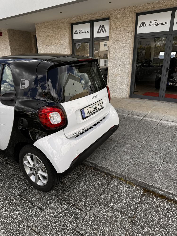 Smart fortwo eletrico, com garantia