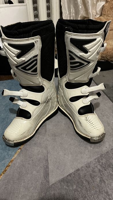 Ендуроботи, Боти SHOT за доступною ціною