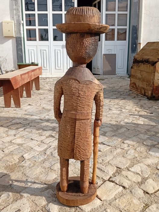 Escultura em madeira