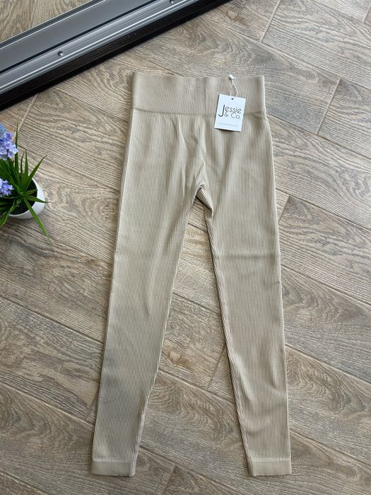 Жіночі лосіни в гарному дизайні