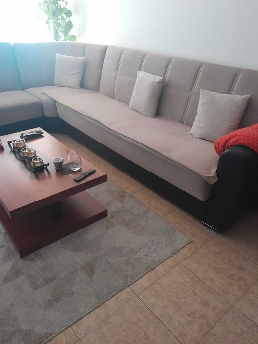 Tenho um sofá para venda em bom estado motivo troca de casa.