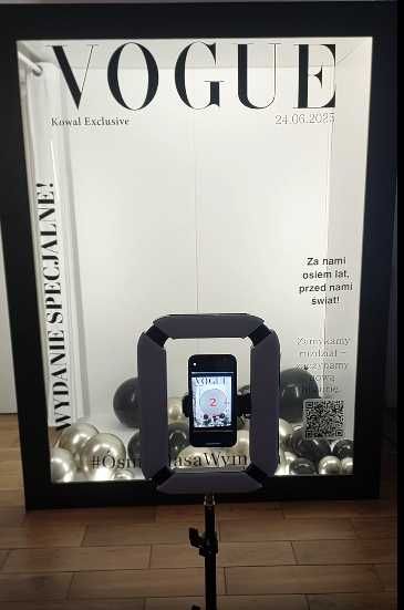 Wynajem Fotobox Magazine – FOTOBUDKA VOGUE  druk zdjęć, biały i czarny