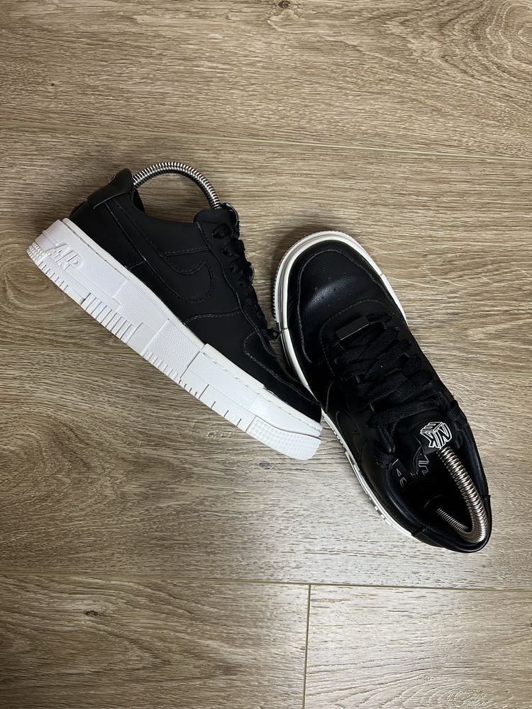 Продам БОМБЕЗНІ жіночі кросівки Nike Air Force 1 Pixel SE