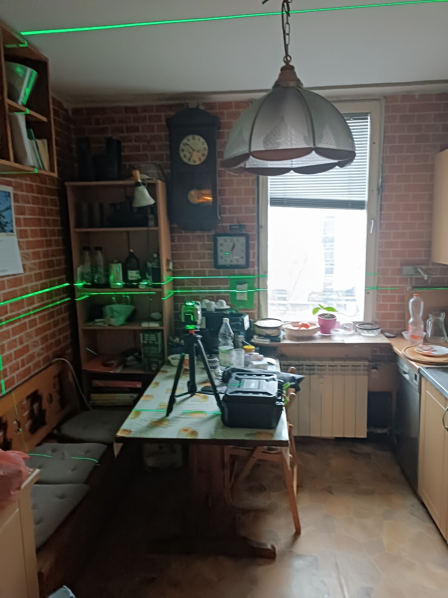 Laser krzyżowy samopoziomujący zielony