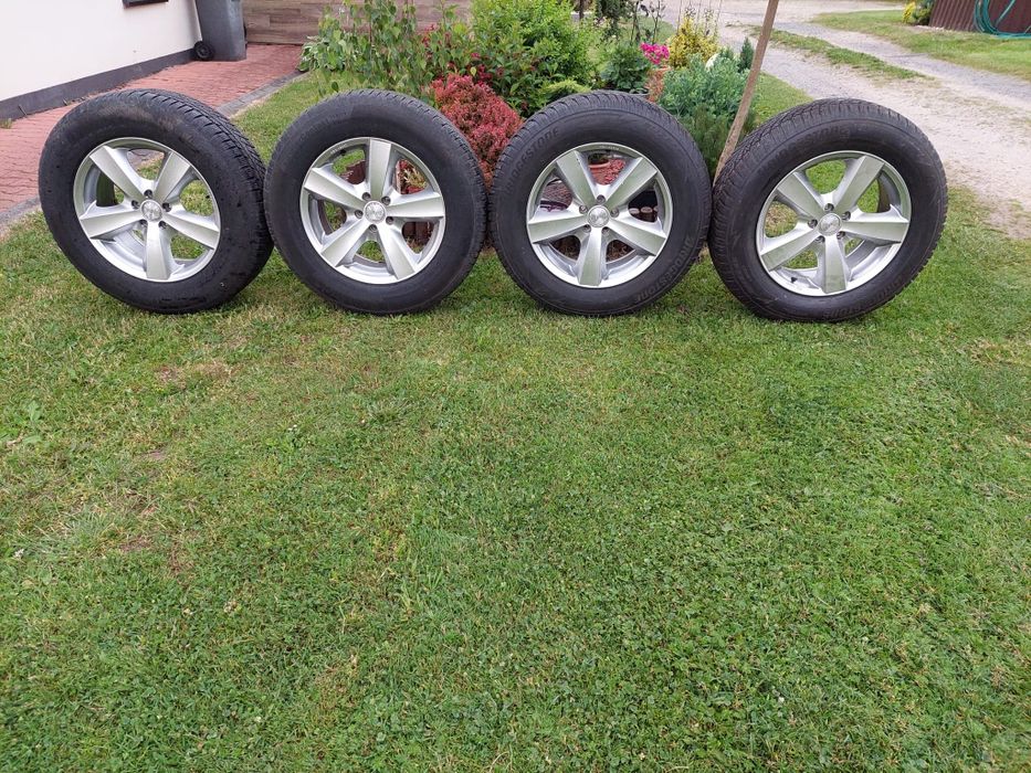 Opony Zimowe 235x65x17