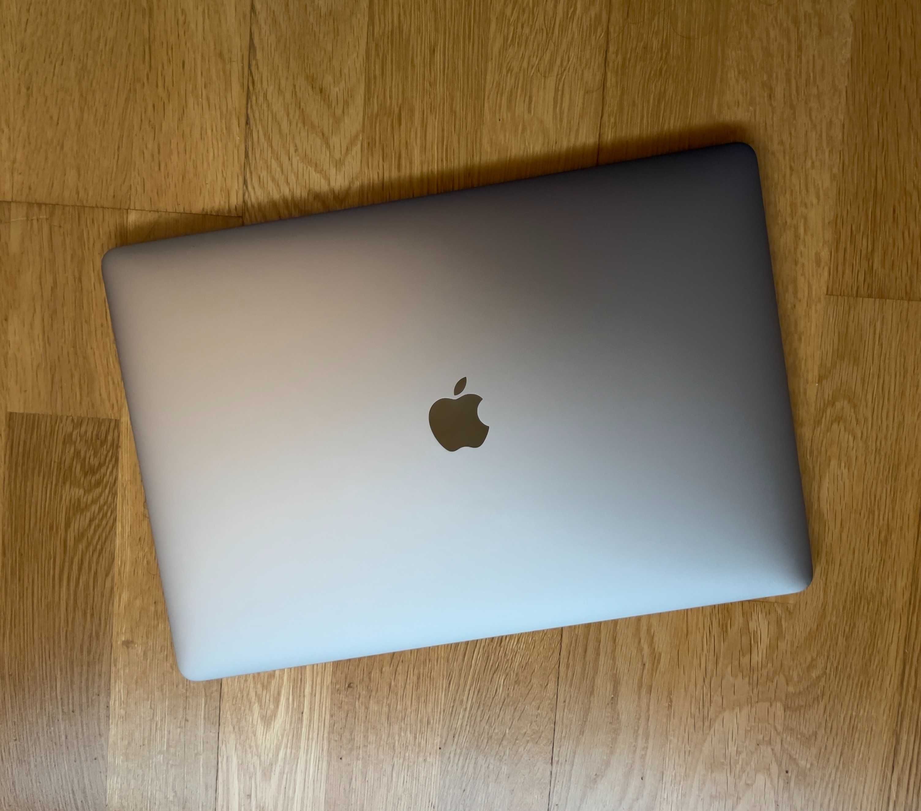 (Como NOVO) MacBook Pro 15,4'' Cinzento Sideral com Fatura