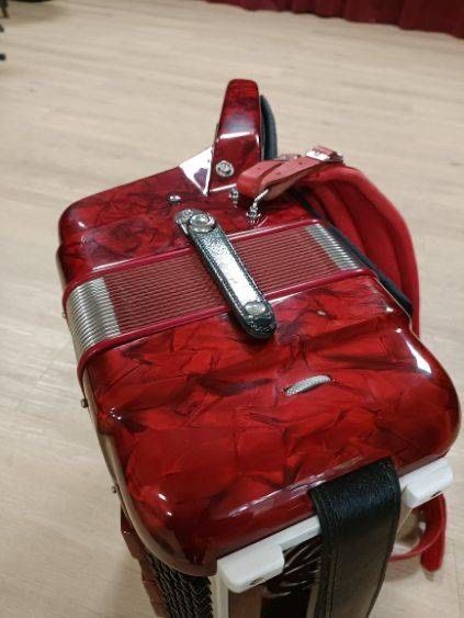 Jak nowy włoski Akordeon elka 120b, 4 chóry