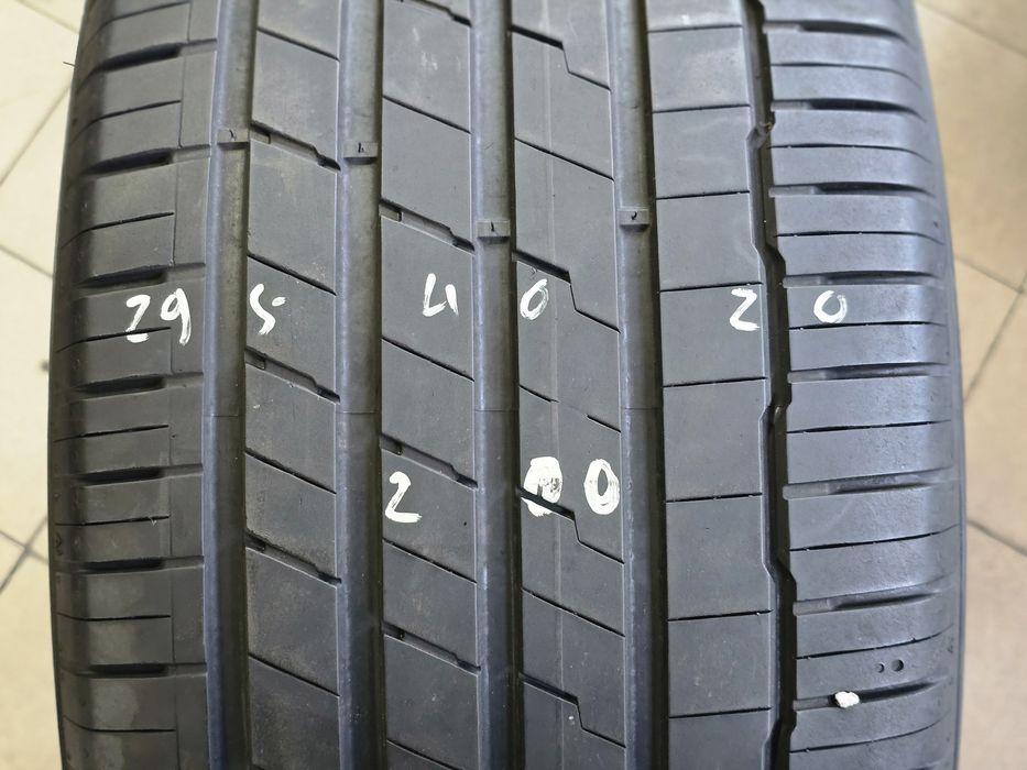 Pneus 295/40 R20