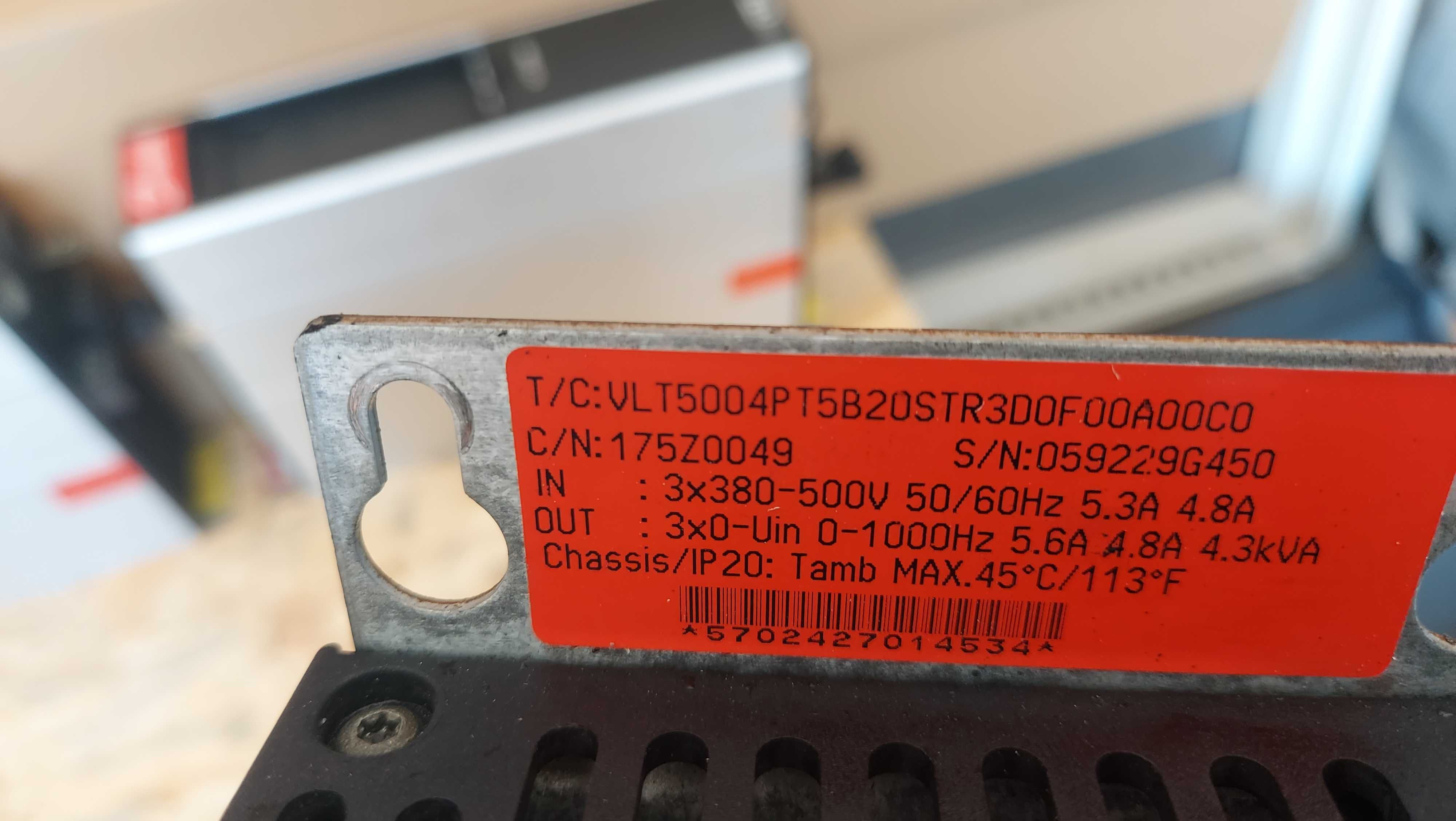 DANFOSS falowniki 24 sztuki VLT500 1.7kWA, 2.1kWA, 3.1kWA, 4.3kWA