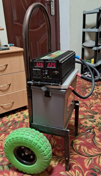 Зарядна станція від АКБ