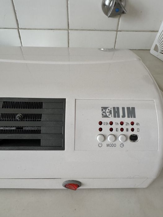 Aquecedor de parede casa de banho