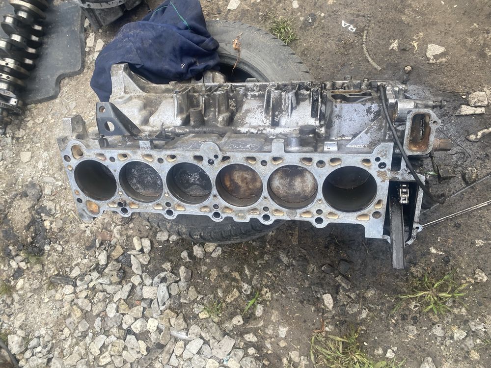 Блок двигуна 1 ванос м52б28 m52b28 2,8 бмв е39 е36