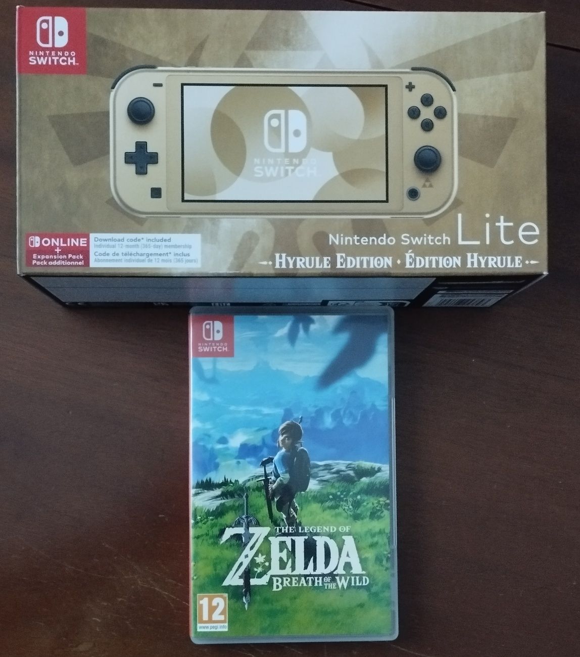 Nintendo Switch Lite Hyrule Edition + Zelda Breath of the Wild