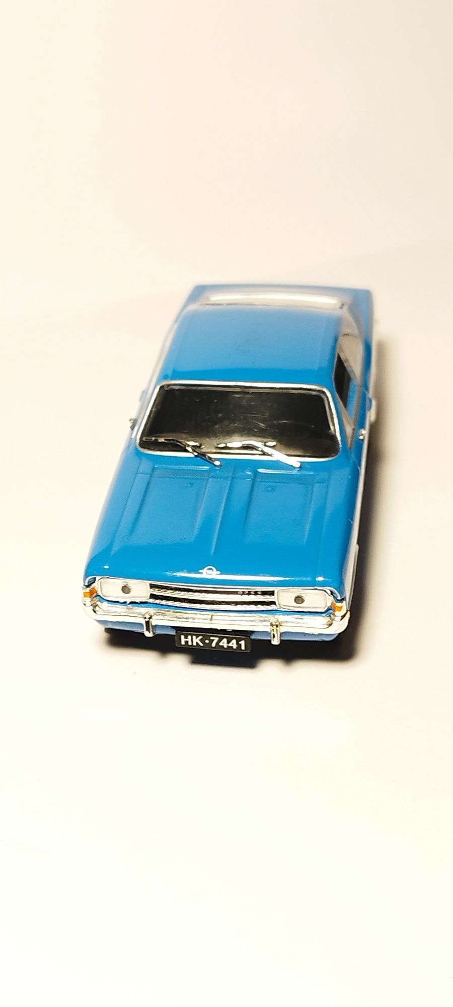 Samochodzik auto PRL-u Opel Record C DeAgostini skala 1/43