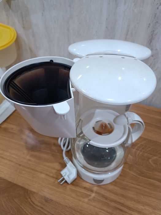 Torradeira e máquina café filtro para desocupar