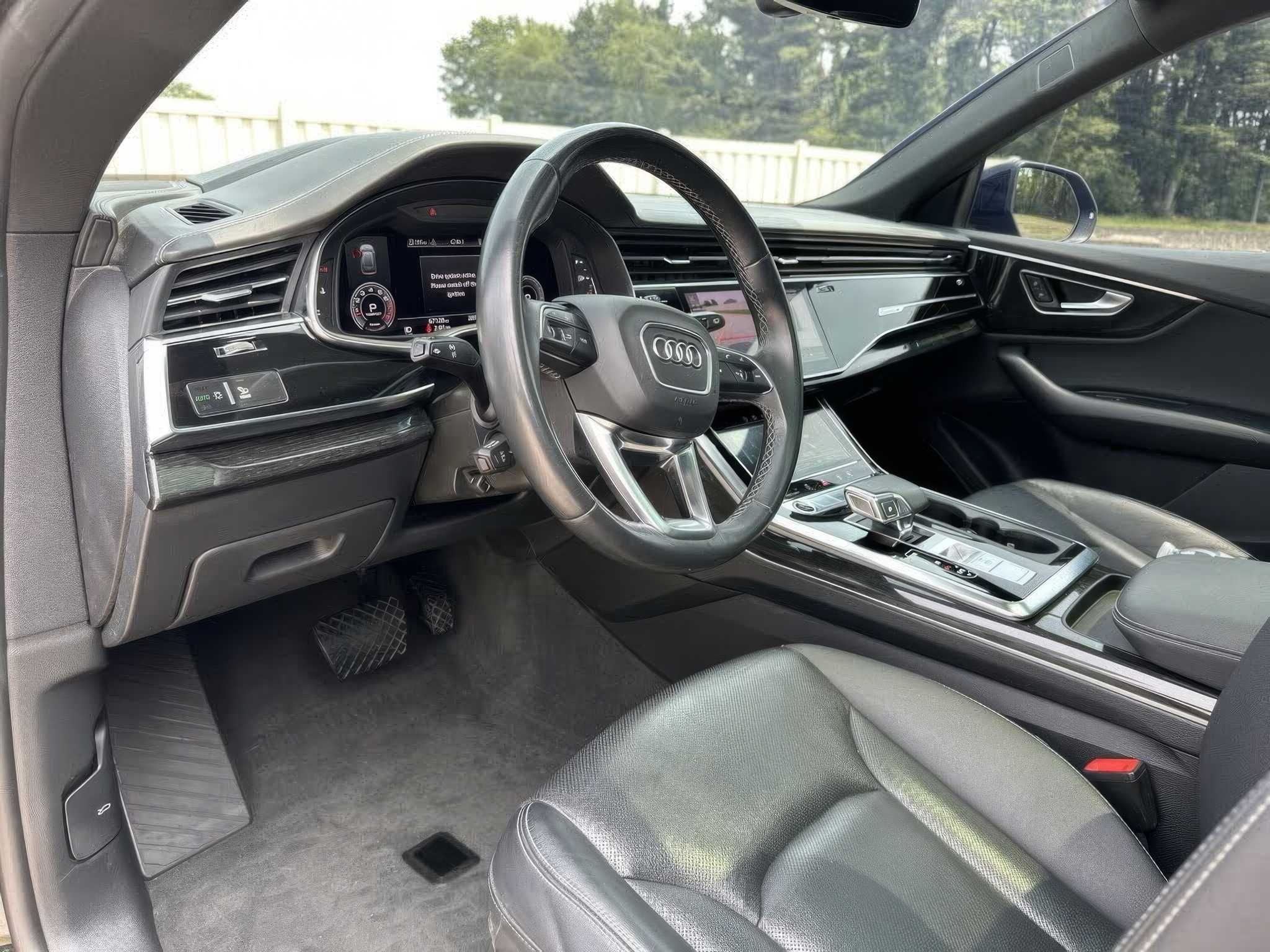 Audi Q8         2021