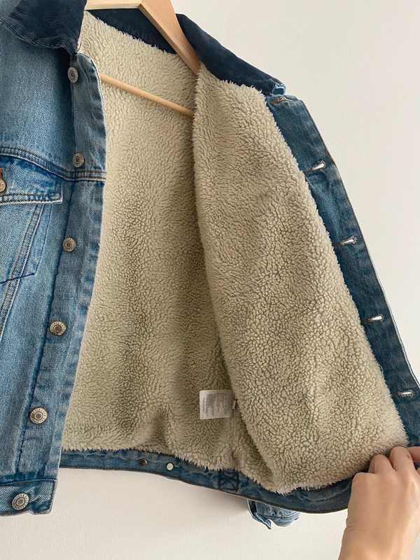 niebieska jeansowa kurtka z futerkiem z misiem M 38 Brandy Melville