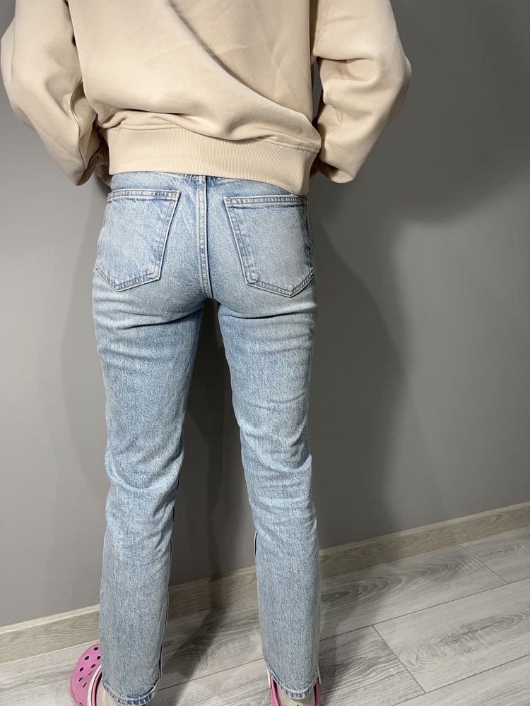 Продам джинсы Zara