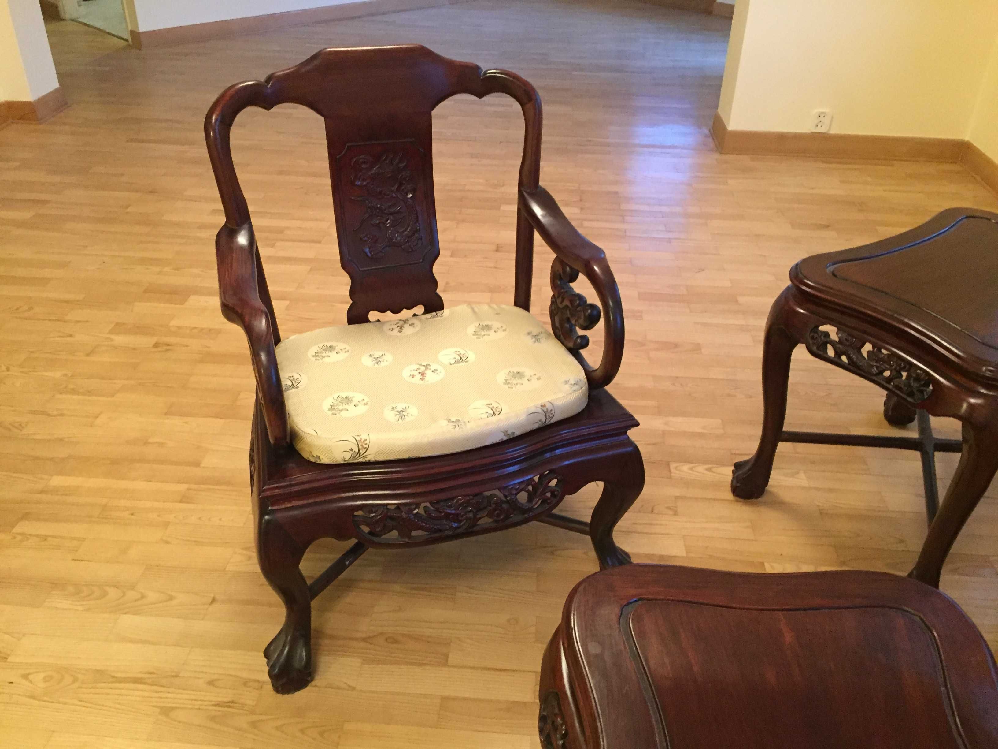 Oryginalny zestaw chińskich mebli do salonu