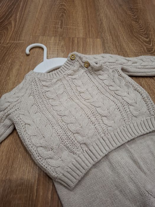 Komplet dzianinowy niemowlęcy, sweter i spodnie Pepco 62