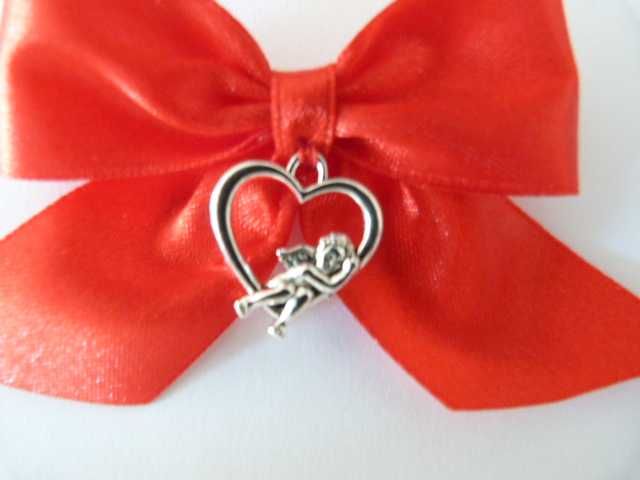 Wstążeczka czerwona kokardka wózek kołyska łóżeczko serduszko aniołek