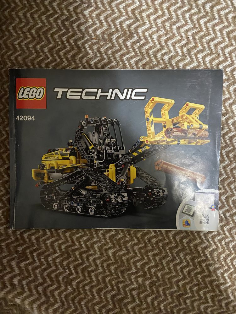 Конструктор Lego TECHNIC Гусеничний навантажувач