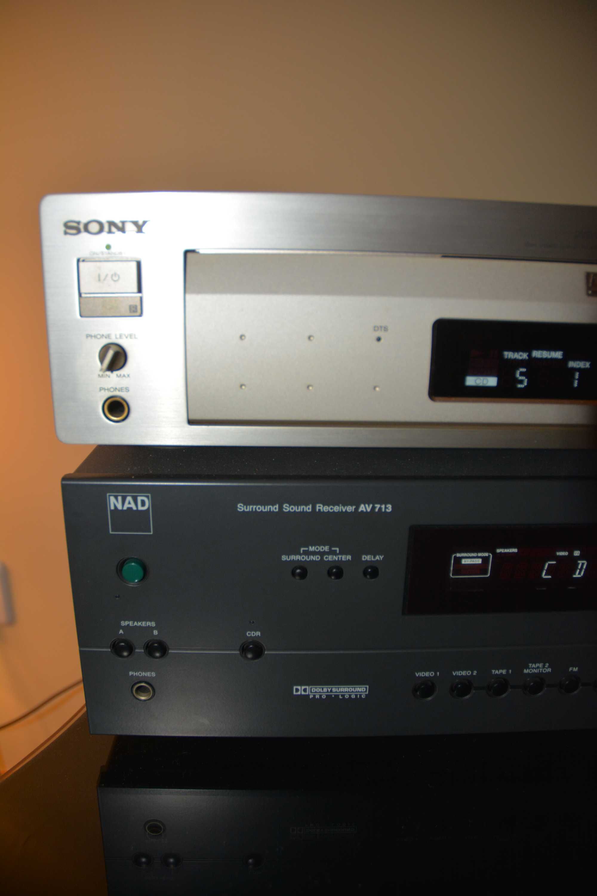 Leitor CD/DVD Sony DVP S-7700