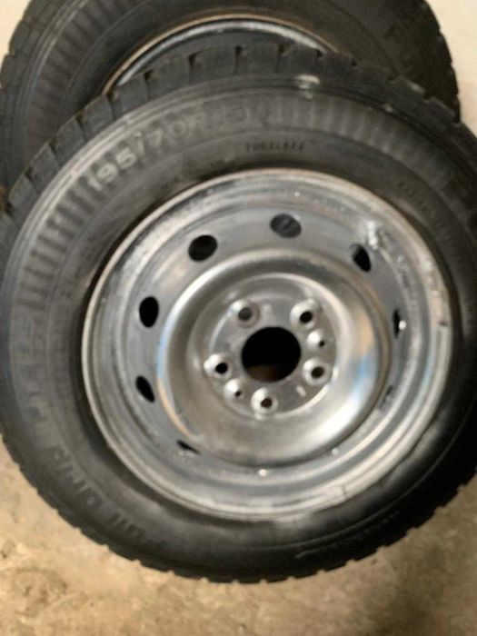 Зимові Шини з дисками на бус Petlas Fullgrip PT935 195/70 R15C 104/102