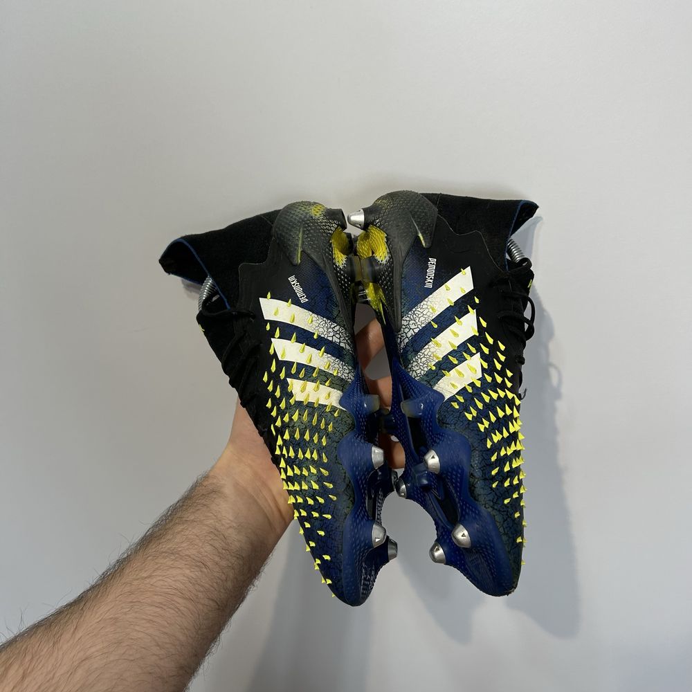 Buty piłkarskie Adidas Predator Freak.1 SG korki granatowe