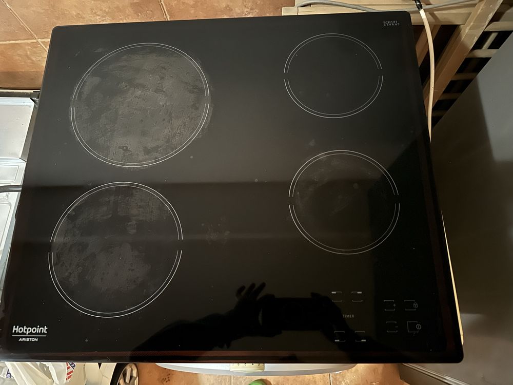 Placa de indução Hotpoint 4 zonas — 1 ano de uso, em ótimo estado
