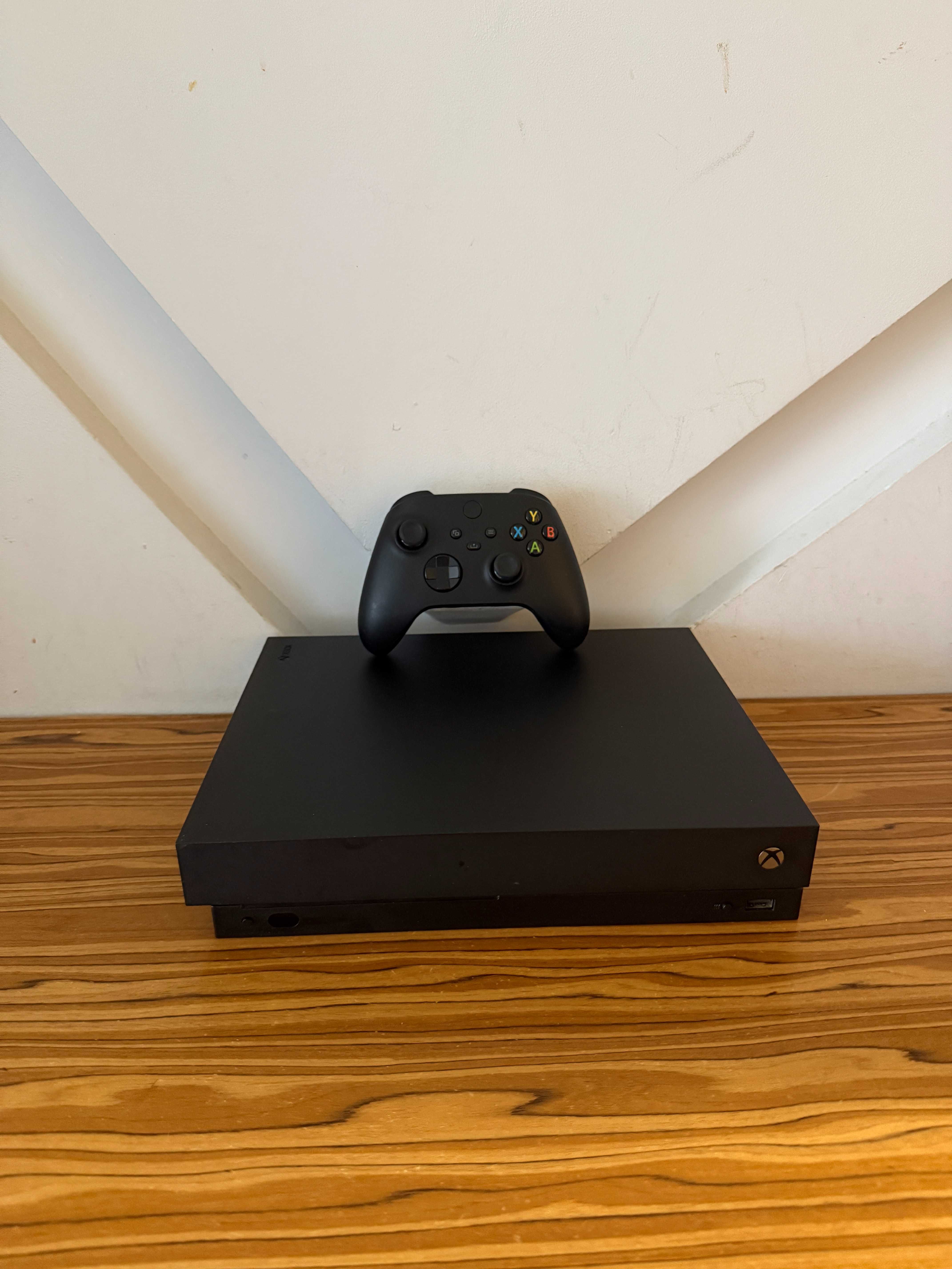 [Xbox] Konsola Xbox One X + Pad