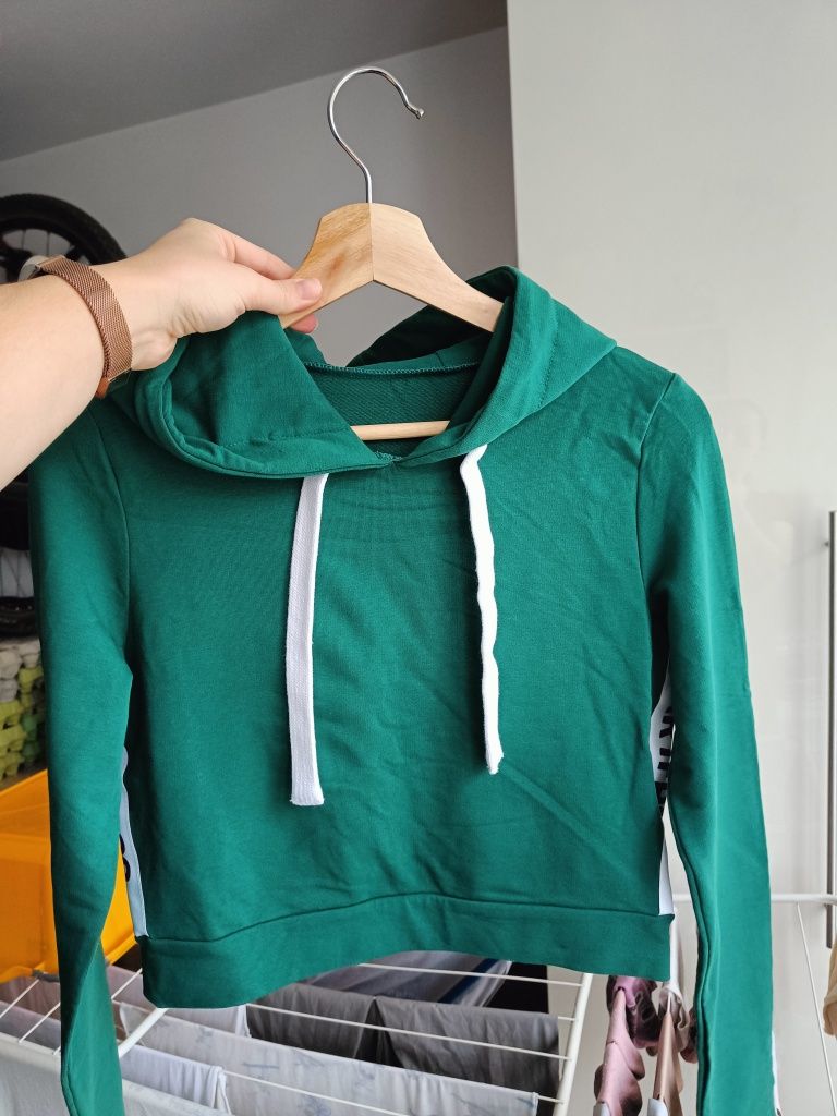 Krótka zielona bluza z kapturem, roz. M/L | Dartfrog