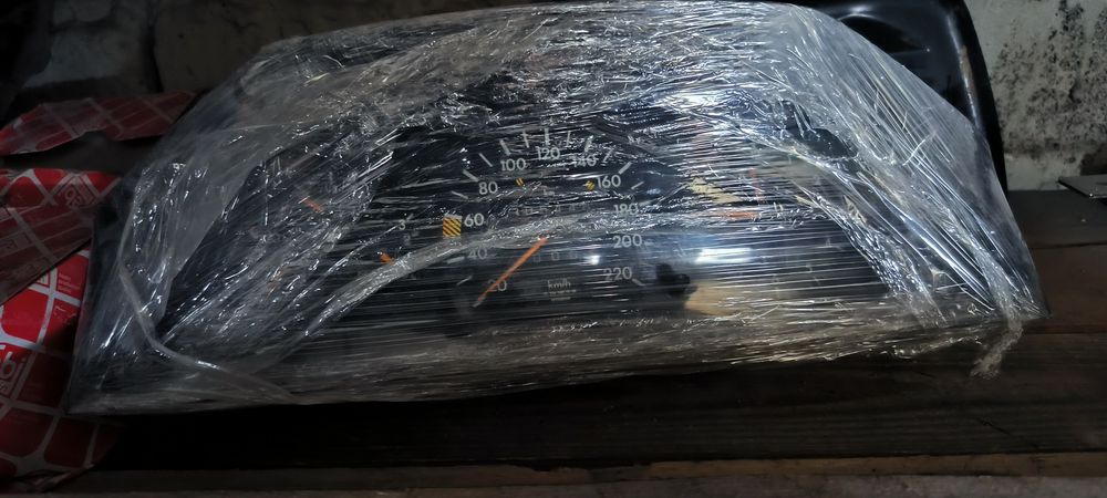 Пильник задньої ступиці на 124