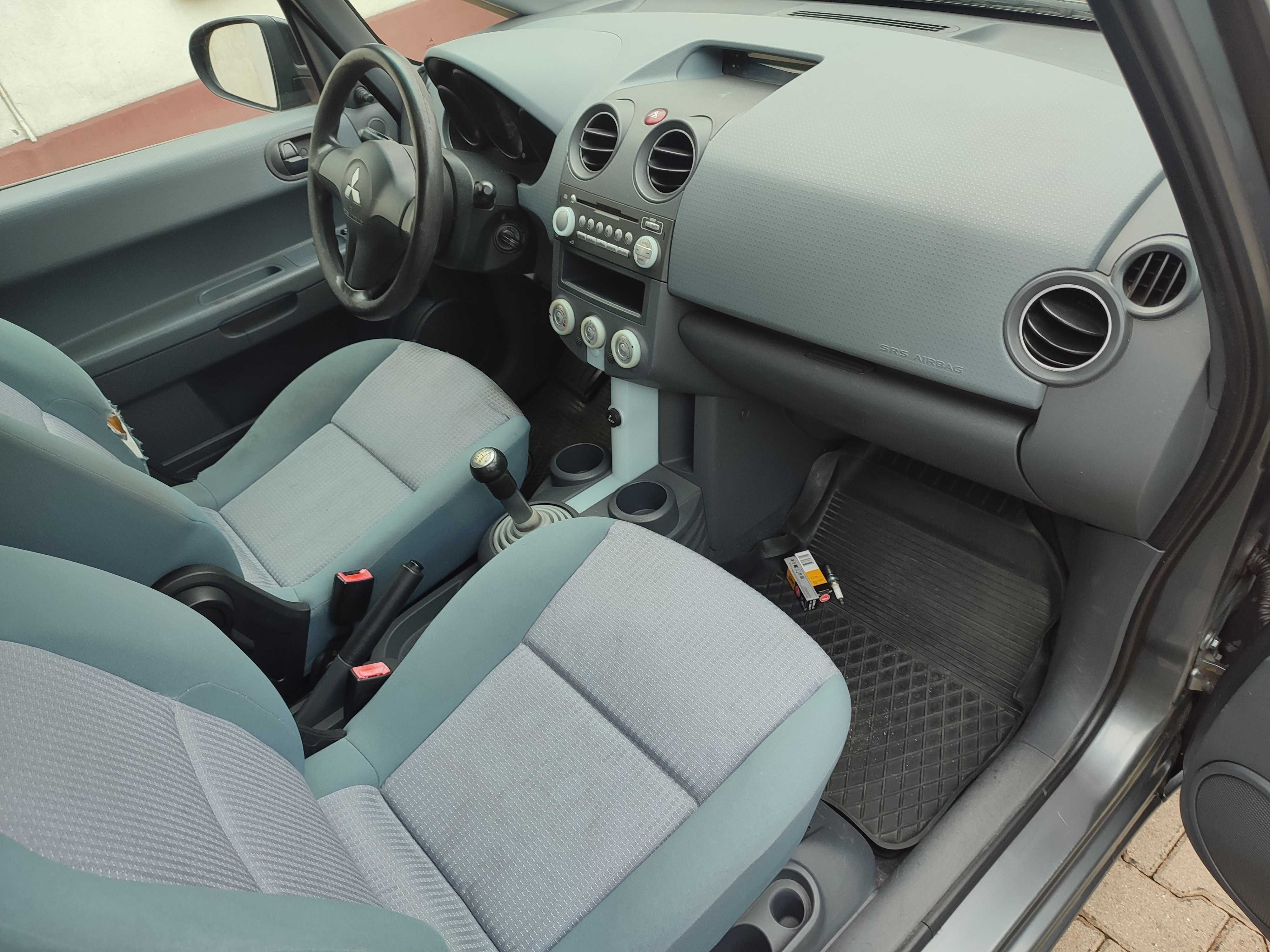 Mitsubishi Colt  2004 r 1,1 benzyna