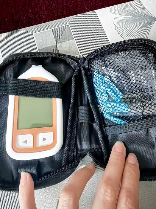 Glukometr Cera Check do mierzenia cukru aparat nowy