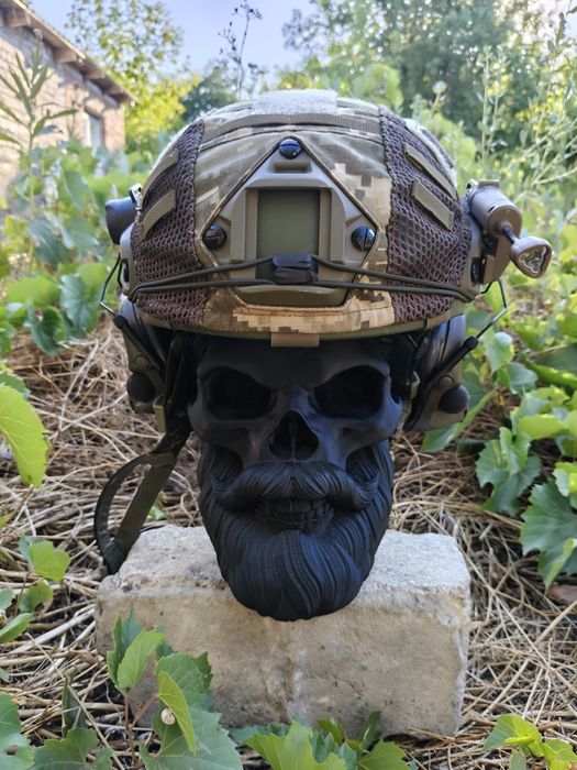 3D підставка для шолома у вигляді черепа. Підставка, шолом, череп