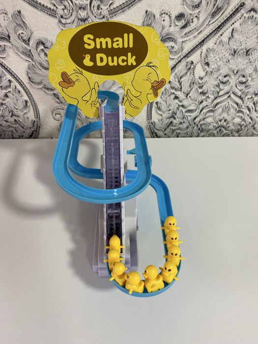 Іграшка веселі каченята