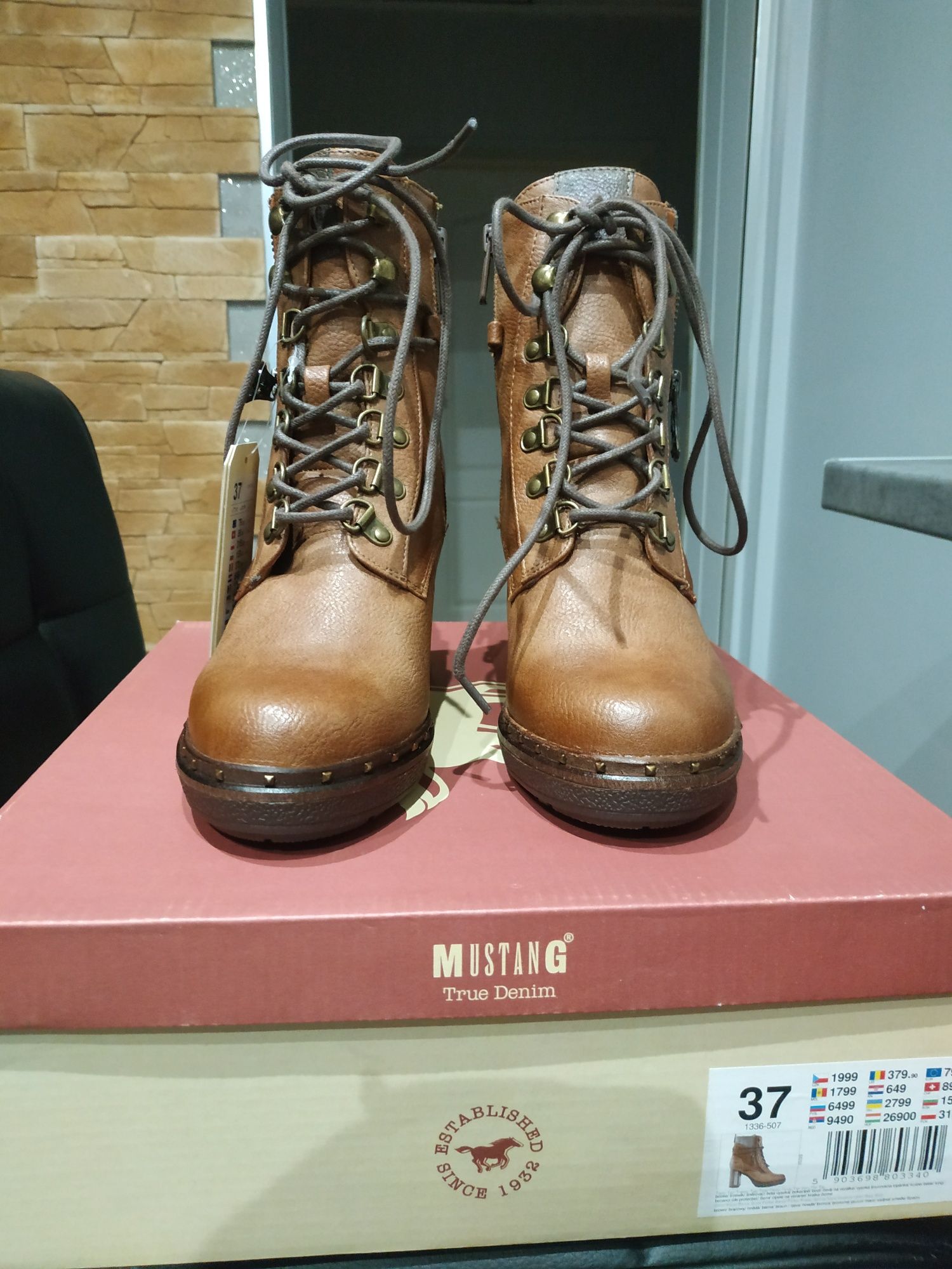 Botki Mustang 37