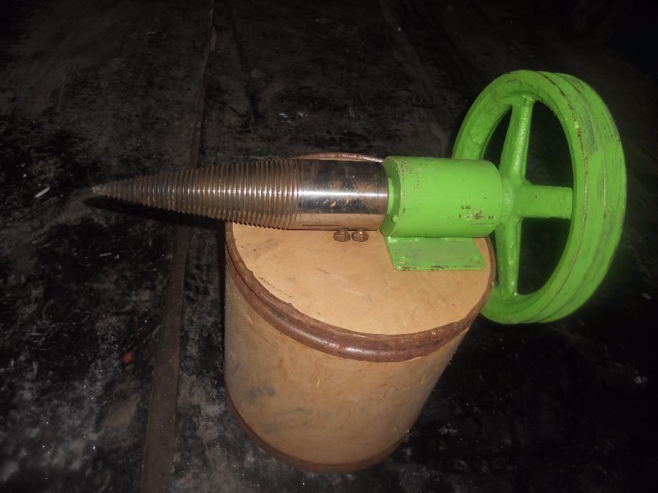 Дровокол винтовой