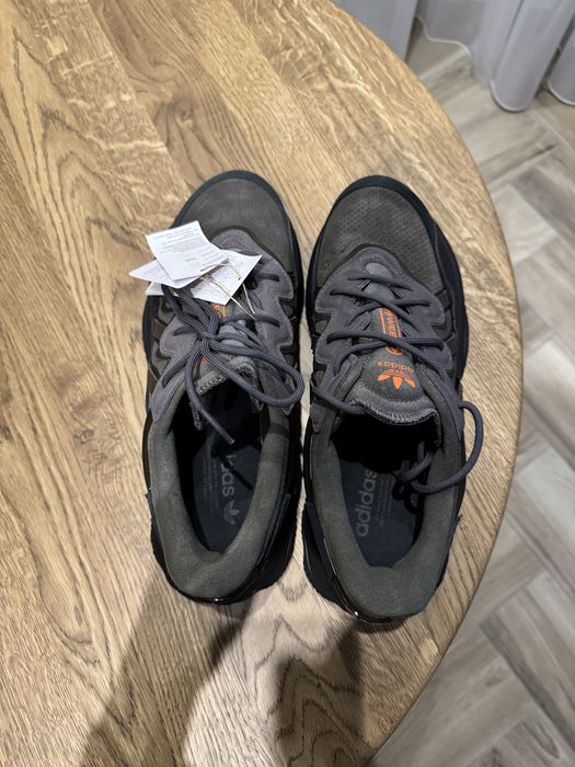 Кросівки Adidas Ozweego US11,5