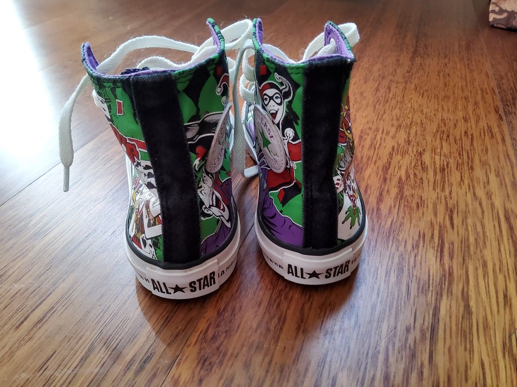 Converse. The Joker