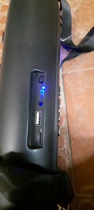 Coluna portátil nova