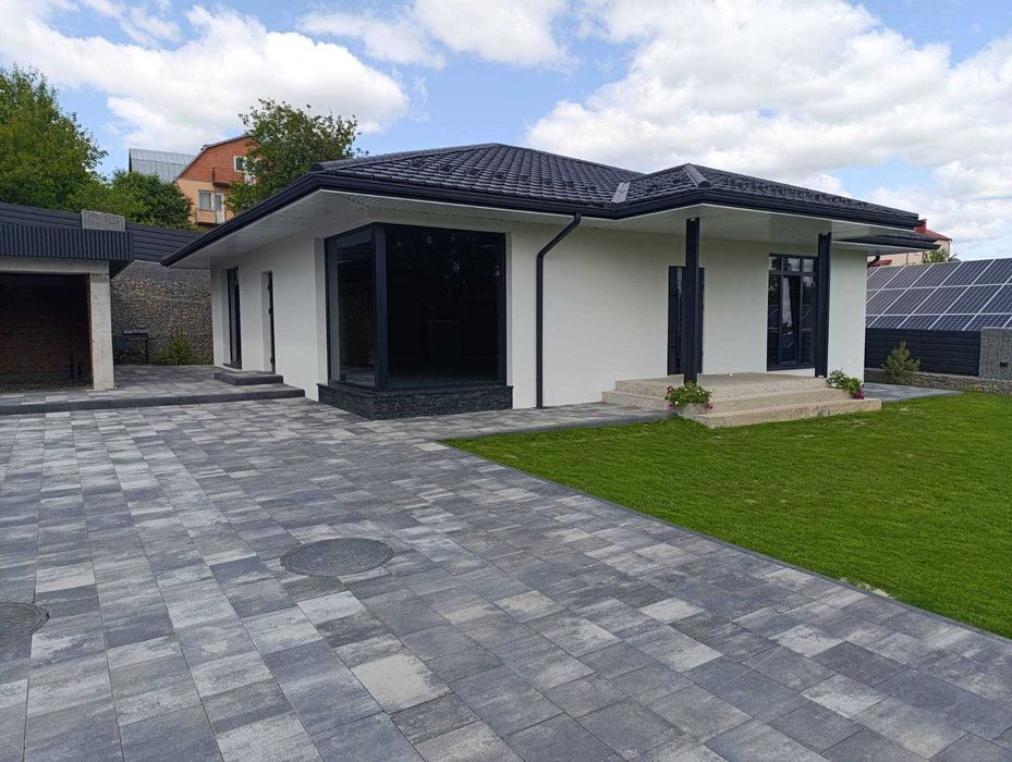 Чудовий сучасний новий будинок