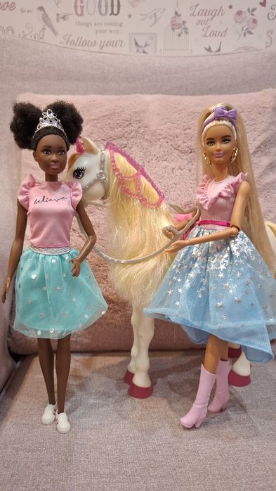 Zestaw lalek BARBIE z grającem koniem