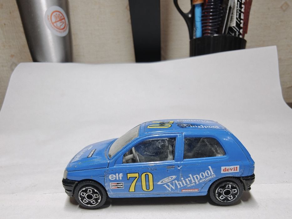 Машинка модель Renault Clio bburago 1/43 made in Italy