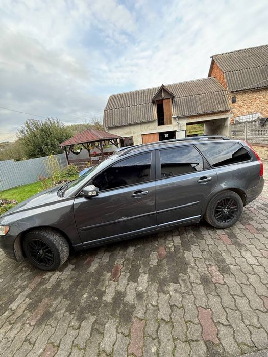 Volvo V50 2009 року