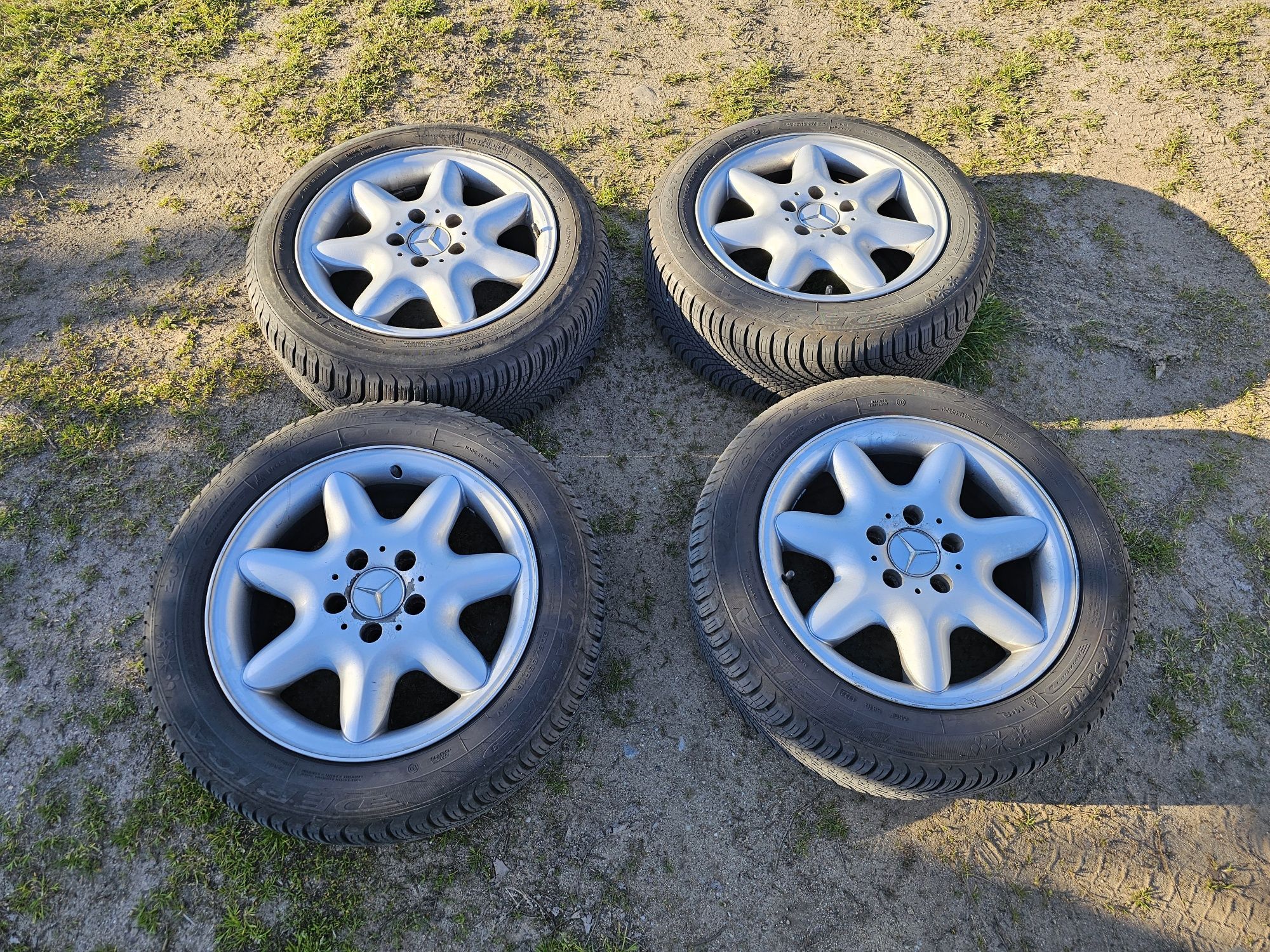 Koła 205/55 R16 et37