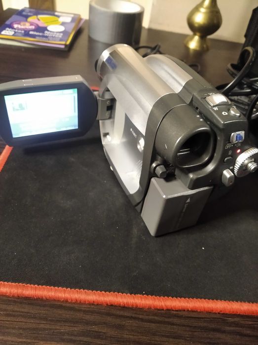 Продам видео камеру